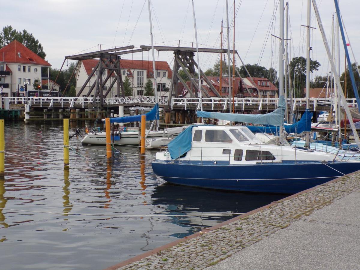 Ferienwohnung Am Greifswalder Bodden ヴィーク エクステリア 写真